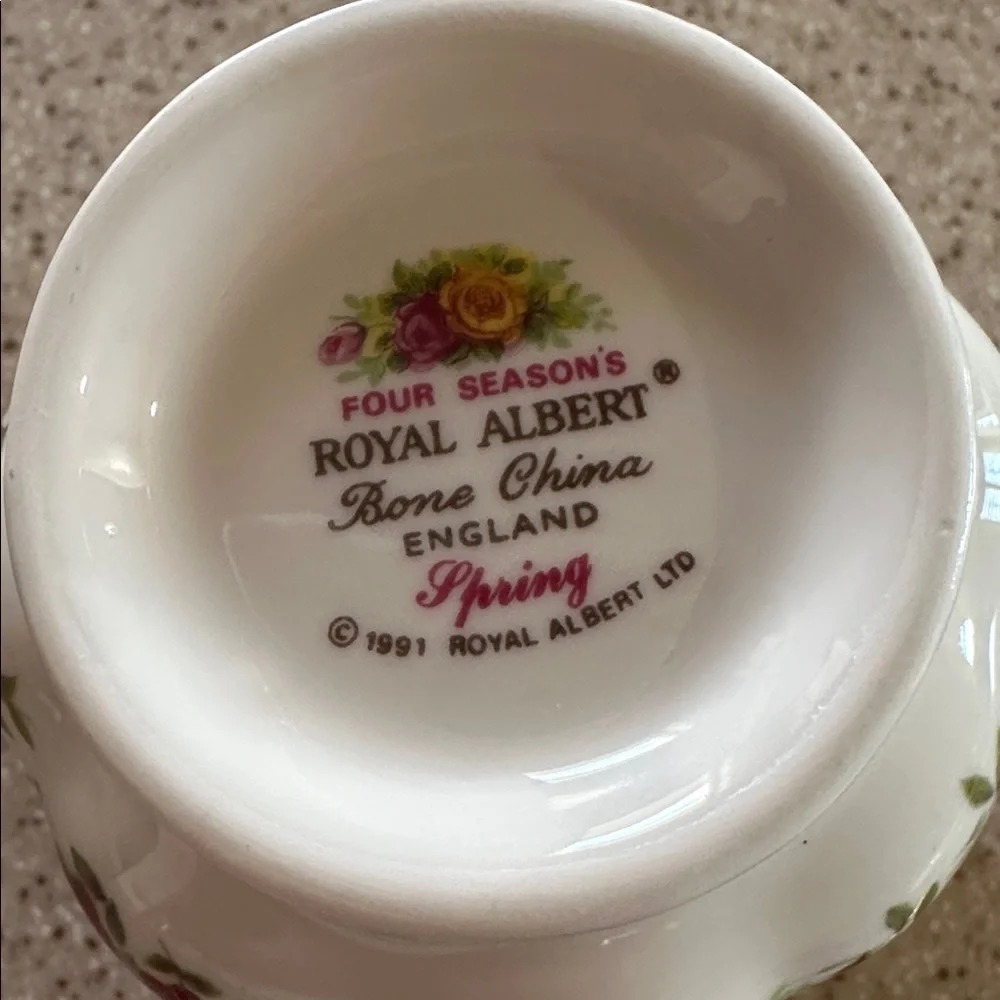 Royal Albert Four Seasons Series SPRING Country Scenes 3 piece set Teacup plates